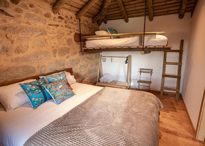 Dağ evi Chale Dos Penedos, Sossego E Piscina Privada Monção