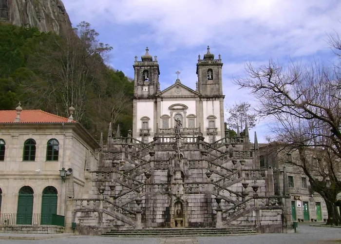 Chale Dos Penedos, Sossego E Piscina Privada Dağ evi Monção